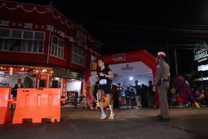 BIB: 31492
                            <button type="button" onclick="openModal(26222781)" class="btn btn-primary btn-sm float-right btn-popup" data-toggle="modal" data-target=".modal-high-quality">
                        <i class="fas fa-shopping-cart"></i> Add to Cart
                    </button>
                                            <button type="button" onclick="isThisMe(26222781, true)" class="btn btn-success btn-sm float-right btn-popup btn-isme hidden" data-toggle="tooltip" data-placement="bottom" title="นี่คือรูปของคุณใช่ไหม คลิกที่นี่เพื่อเอาเข้าอัลบั้ม">
                        <i class="fas fa-plus"></i> Add to album
                    </button>
                    <button type="button" onclick="isThisMe(26222781, false)" class="btn btn-warning btn-sm float-right btn-popup btn-isnotme hidden">
                        <i class="fas fa-ban"></i> Remove from album
                    </button>